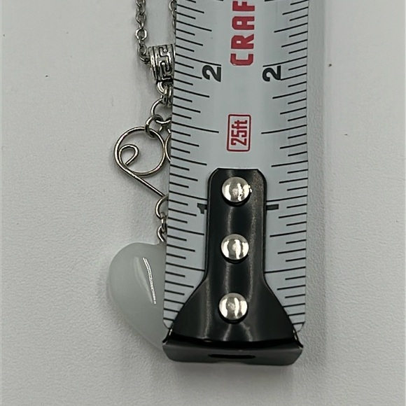 2028- Heart Holding A Natural Stone Heart Handmade Necklace NWT - Picture 6 of 7